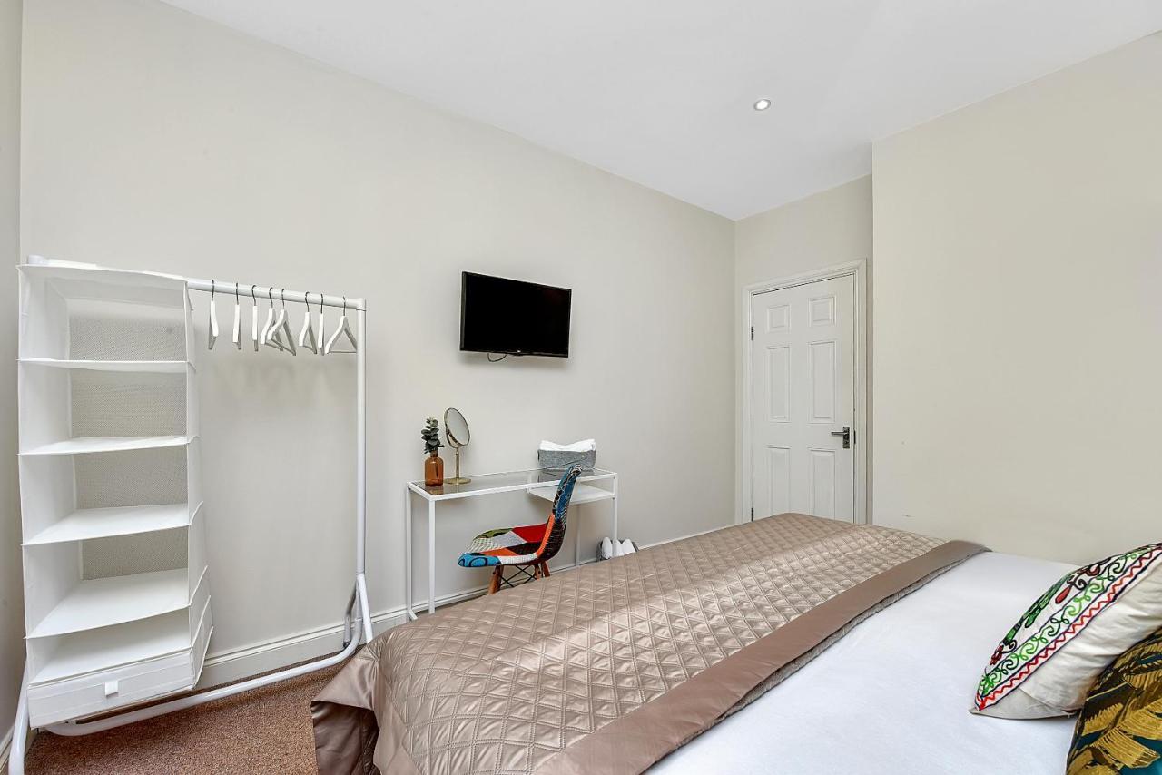 Finding My Palace Guest House In Tooting Mitcham Buitenkant foto